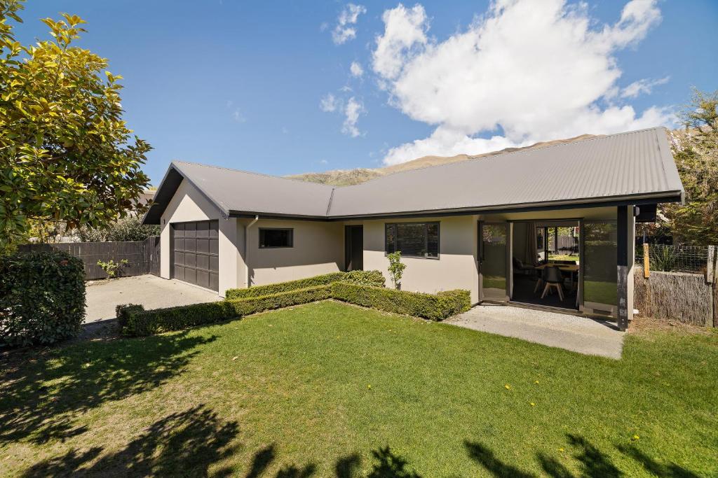 Holiday on Hyland, Wanaka
