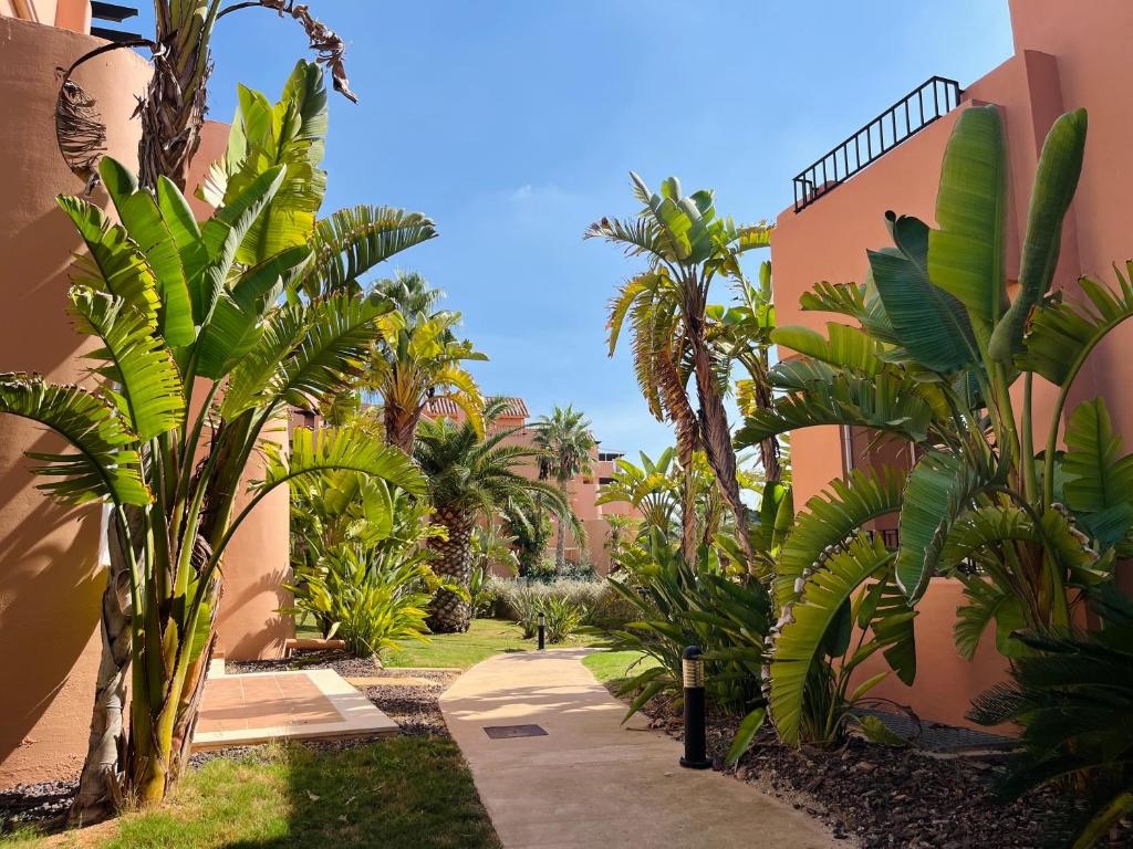 Pool, Beach and Sun in Mar Menor Golf Resort - 2