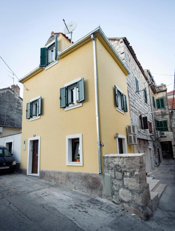 La Perla Luxury Apartments photo