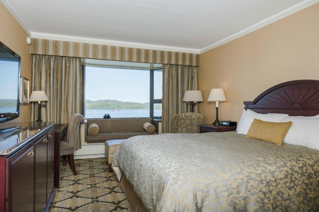 Crest Hotel Photo 8