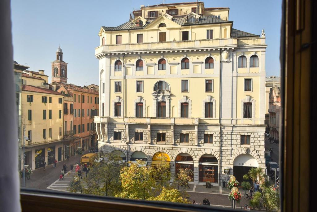 Welc-ōM Piazza Garibaldi - 4