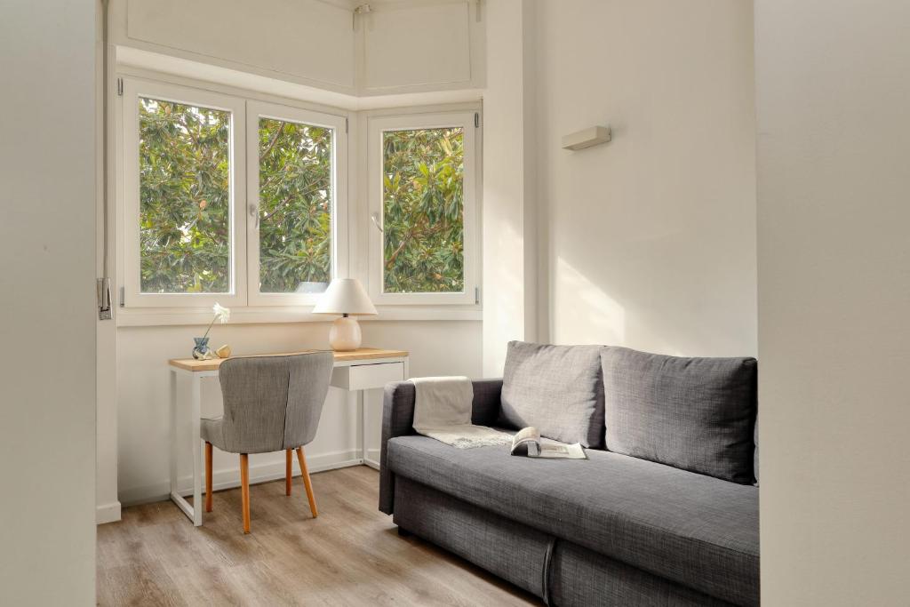 JOIVY Cosy studio with balcony near the city centre - 2