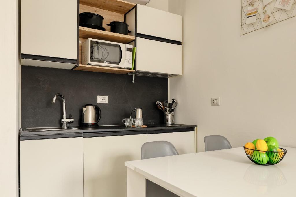 JOIVY Cosy studio with balcony near the city centre - 4