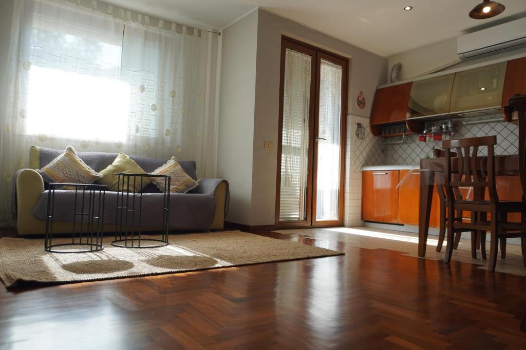 Stazione Trastevere Apartment - 1