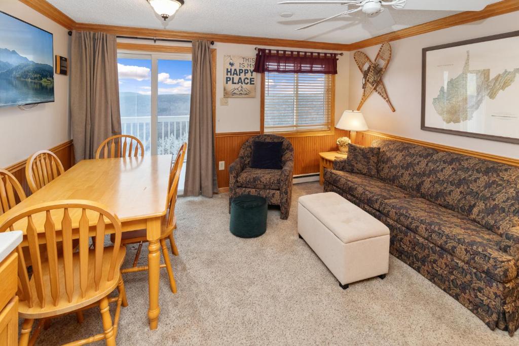 ML390 Cozy Top Floor Less Noise Mountain View WiFi, Snowshoe