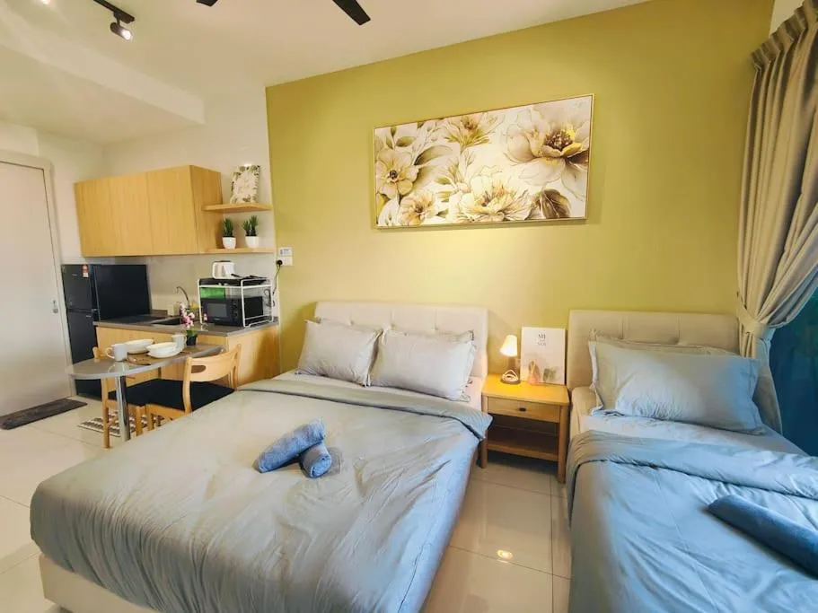Sky Trees 15-06 3pax, Bukit Indah, Aeon, Legoland, Netflix，位于新山的酒店