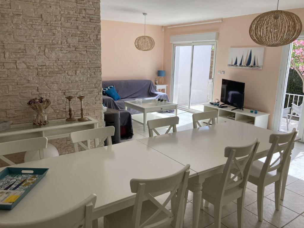 Belle villa spacieuse avec piscine privée, semi climatisée- 10 couchages, wifi, proche canal du midi et à 4 km de la mer LXPIN7 - 4