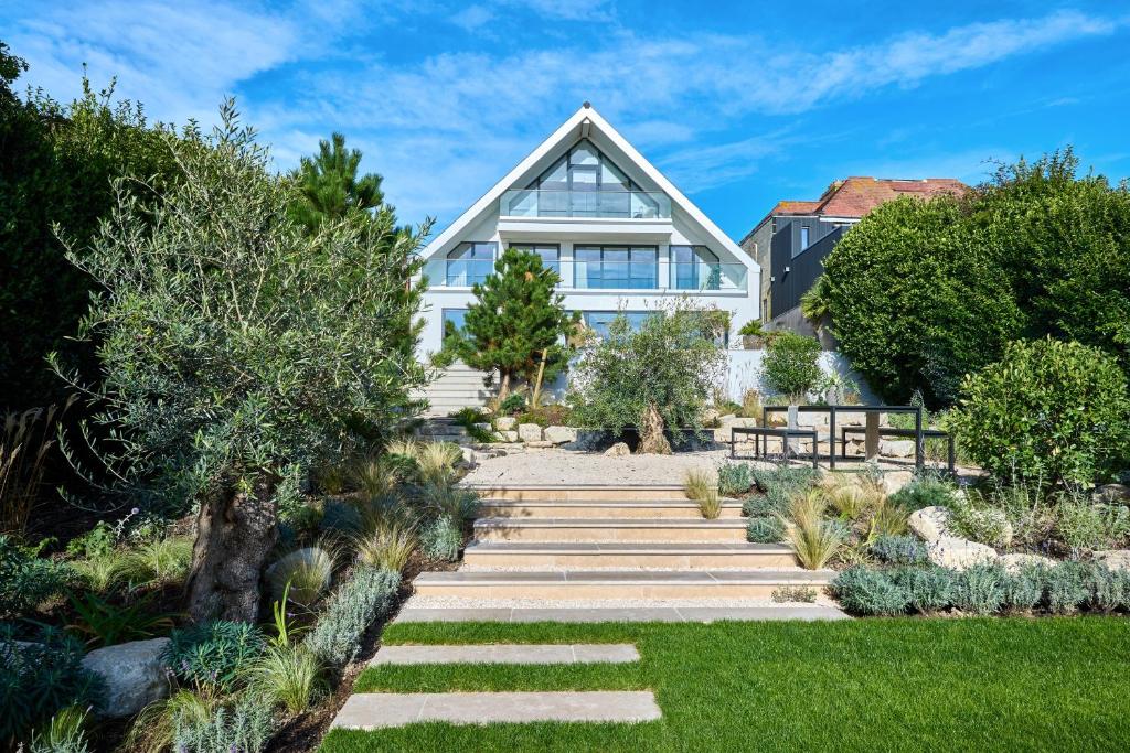 The Cliff By DKollection, Brighton & Hove