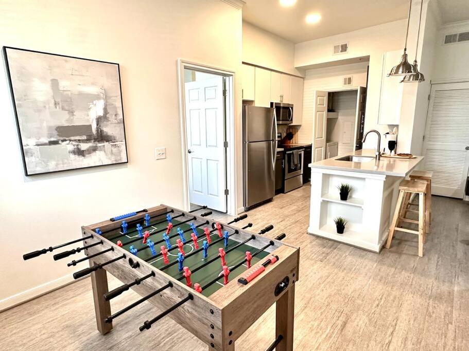 Spacious 2b, 2b apartment in the heart of Midtown, Houston