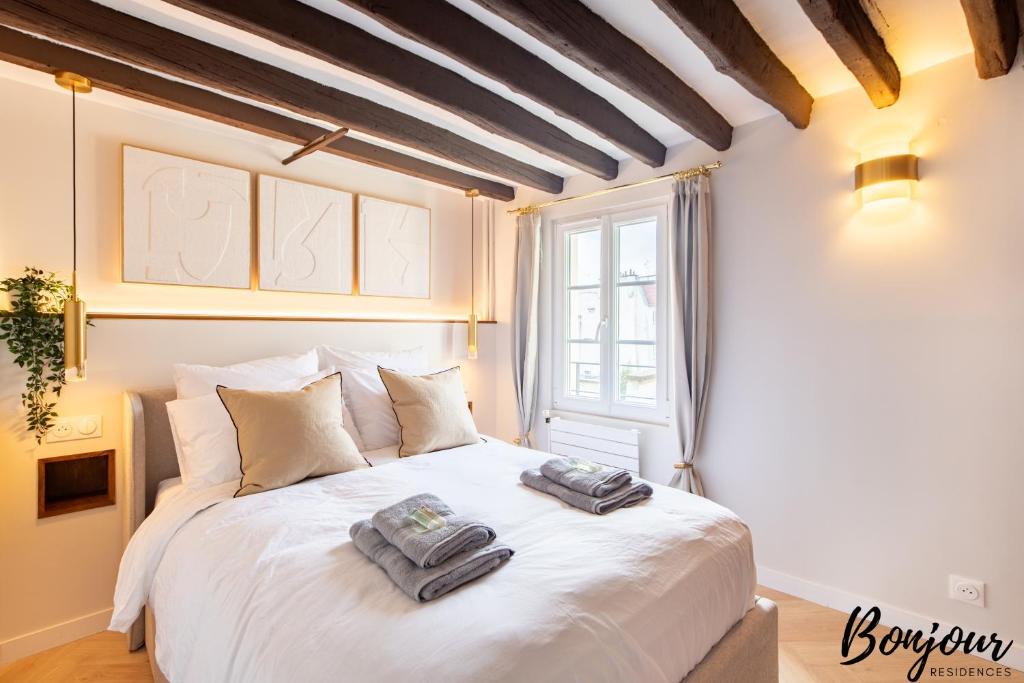 SUPER CENTRAL Designer One-Bedroom - Marais - FREE Parking - 2