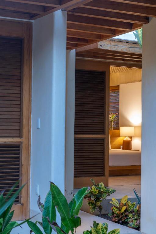 Casa Nisa - La Flia Beachfront Luxury - 5