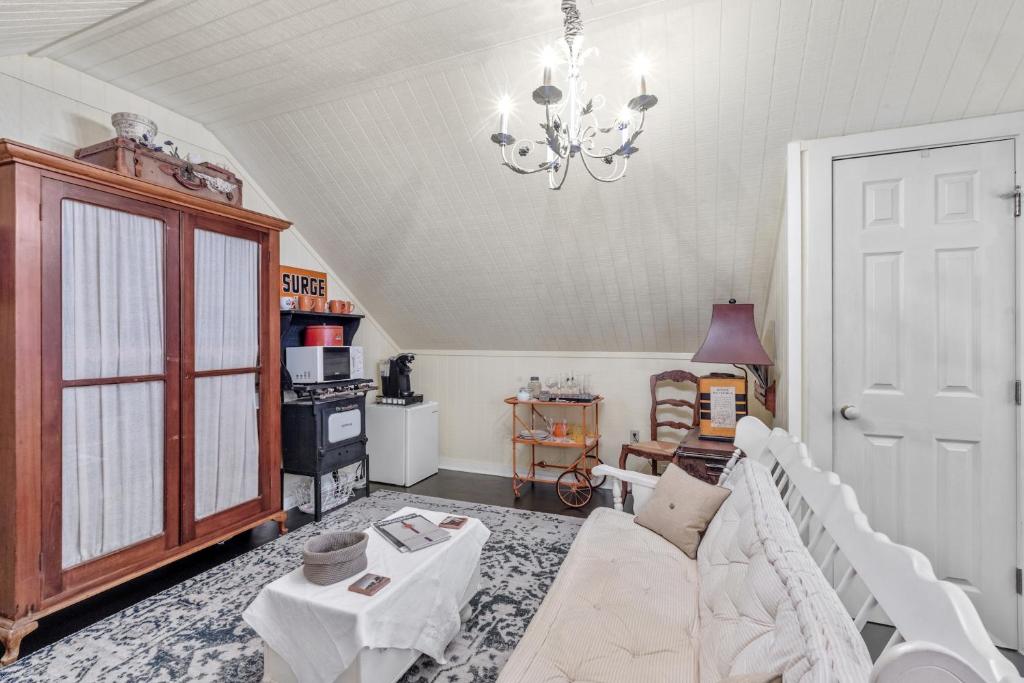 Serendipity, Fredericksburg