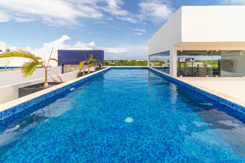 1 BD Suite with Private Balcony, Rooftop Pool, Gym, Tulum
