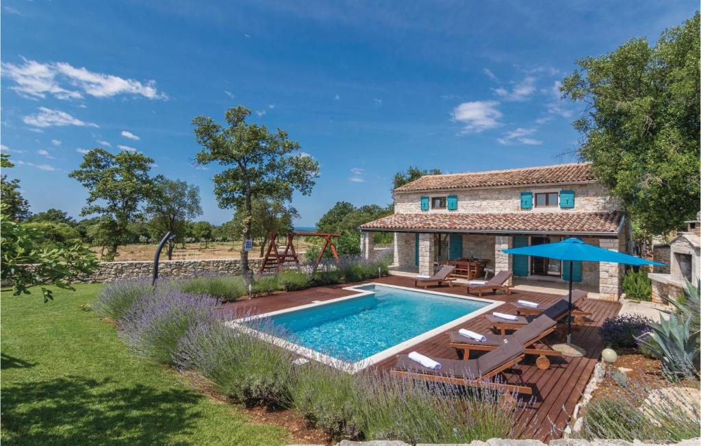 Lovely Home In Bale With Wifi, Bale