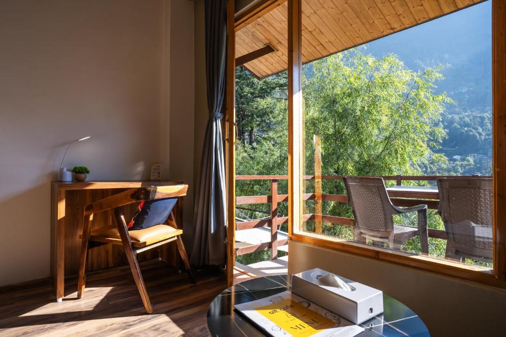 Alt Life Stays- Manali バルコニー/テラス