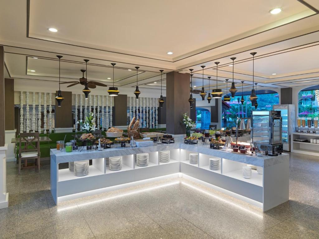 Restaurant, Chanalai Flora Resort, Kata Beach in Phuket