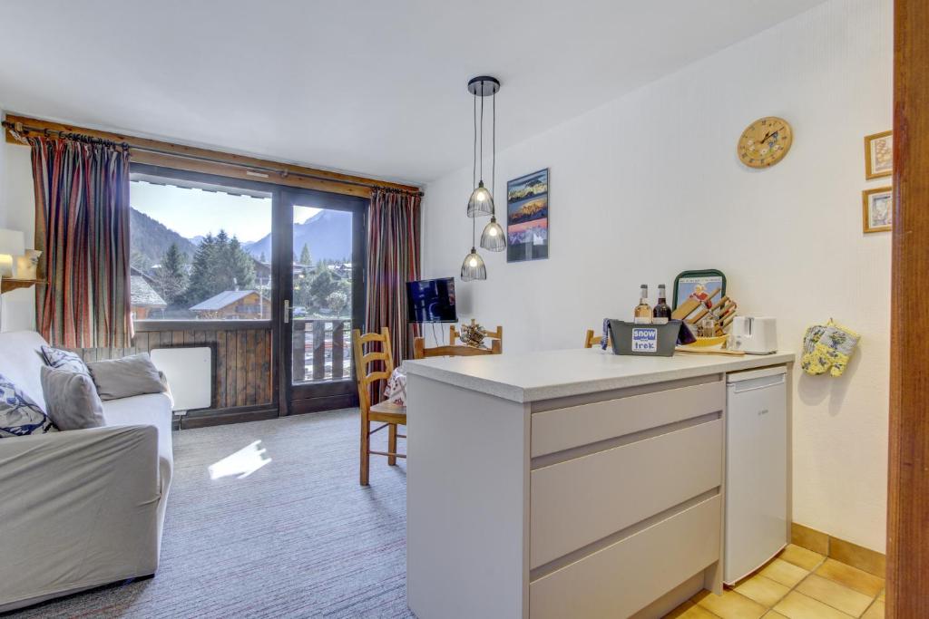 Atray B7 Apartment - Snow and Trek - 4