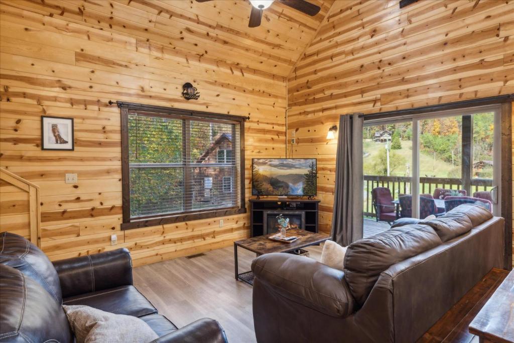 Lazy Raccoon Cabin, Starkeytown