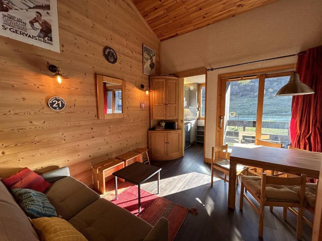 Appartement ski-in ski-out avec balcon à Méribel - FR-1-355-15 - 1
