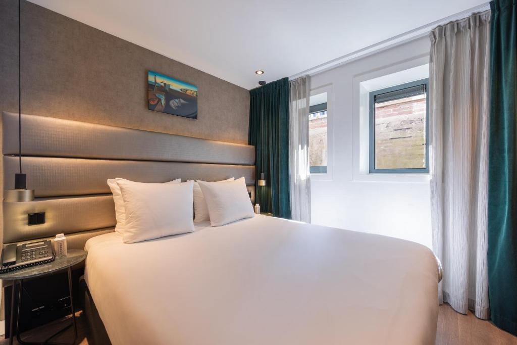 Souterrain Room with window