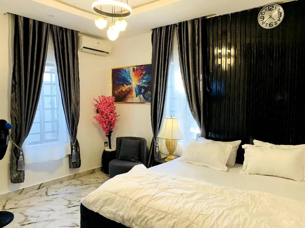 WHITEFIELD LUXURY APARTMENT, hotel in Orimedu