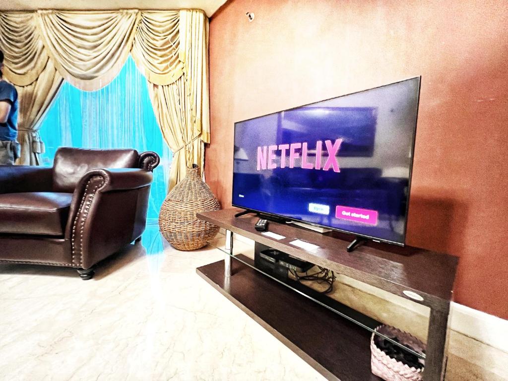 Shared lounge/TV area