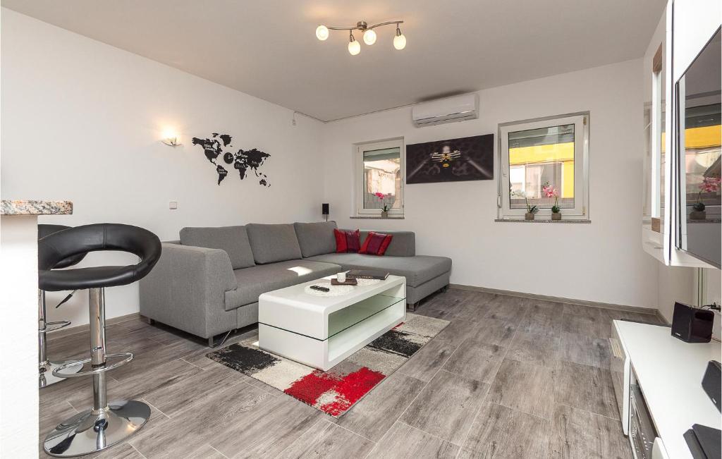 Nice Apartment In Pula With Wifi, Pula