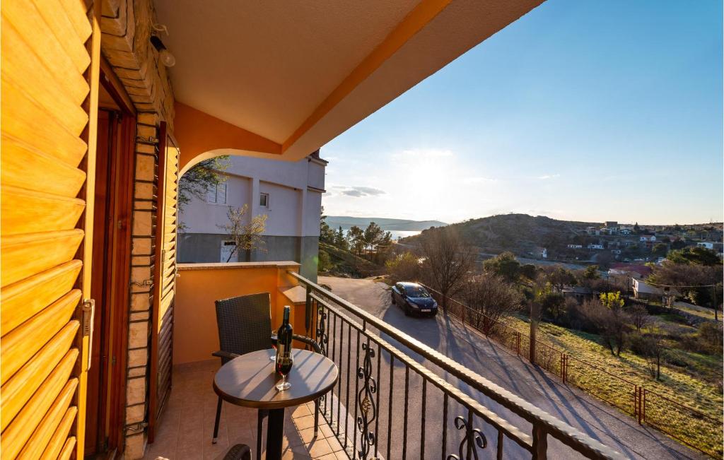 Cozy Apartment In Modric With Wifi, Rovanjska