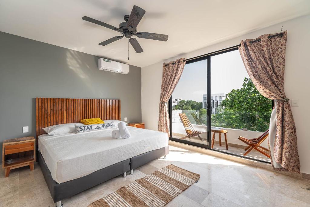 Studio Suite with Private Balcony, Rooftop Pool,Gym - 3