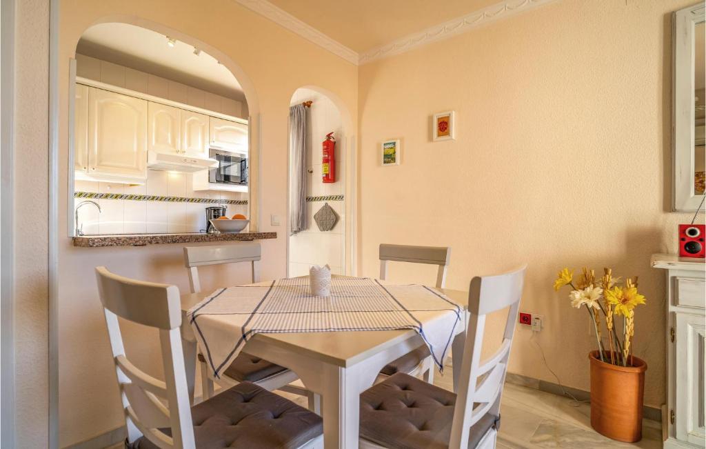 Nice Apartment In Las Lagunas De Mijas - 4