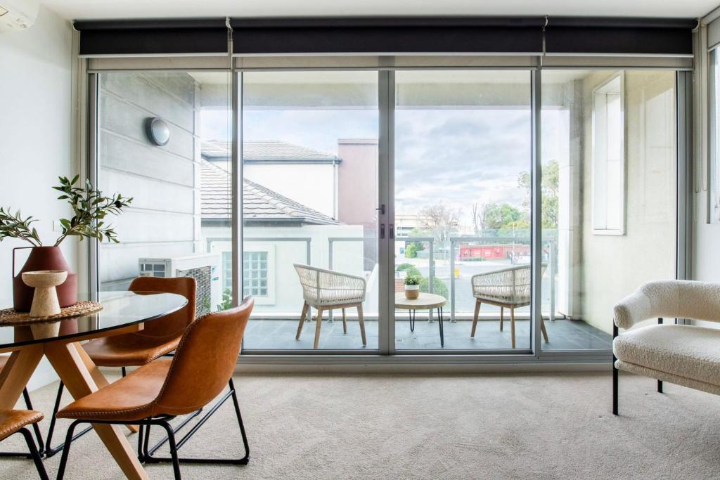 Trackside Escape by Moonee Valley Racecourse, Melbourne