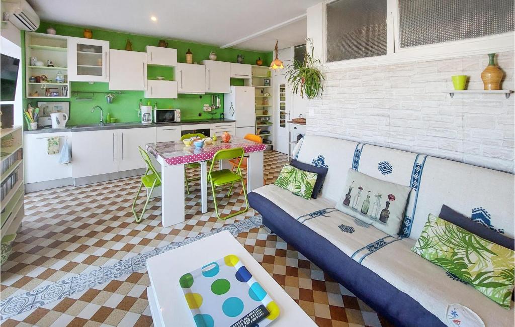 Awesome Apartment In Saint-Étienne With Wifi - 3