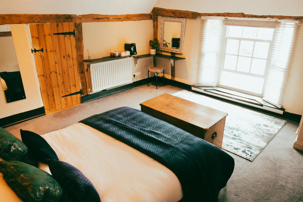 The George, Cavendish