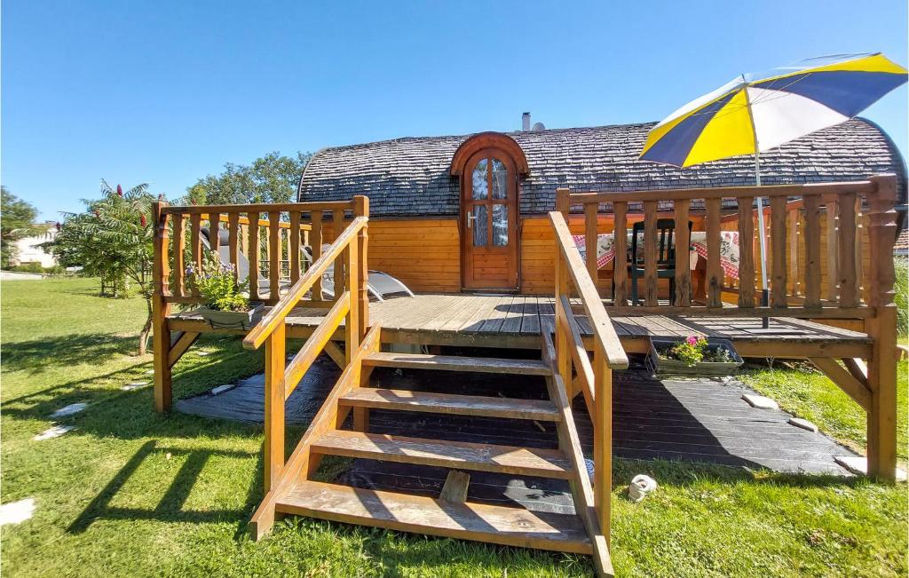 Beautiful Stacaravan, Pouilly-sous-Charlieu