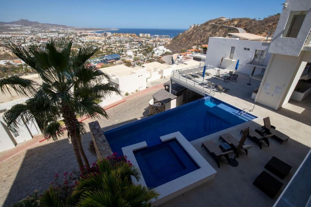 Stunning 2BR Oceanview Contemporary Condo in Cabo - 4