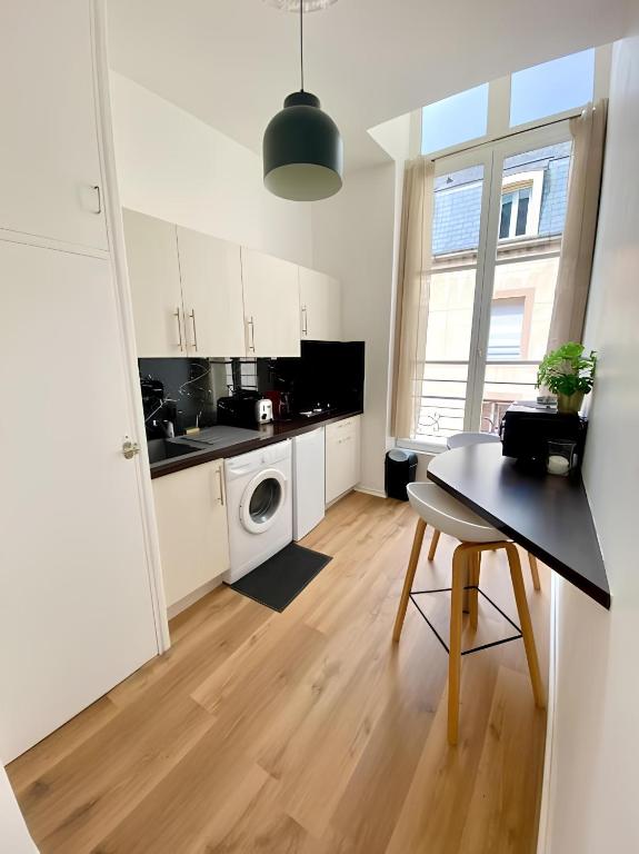 Sainte Croix T2 Style Haussmannien Lumineux, Proche Centre Ville - Linge & Ménage Inclus - 5