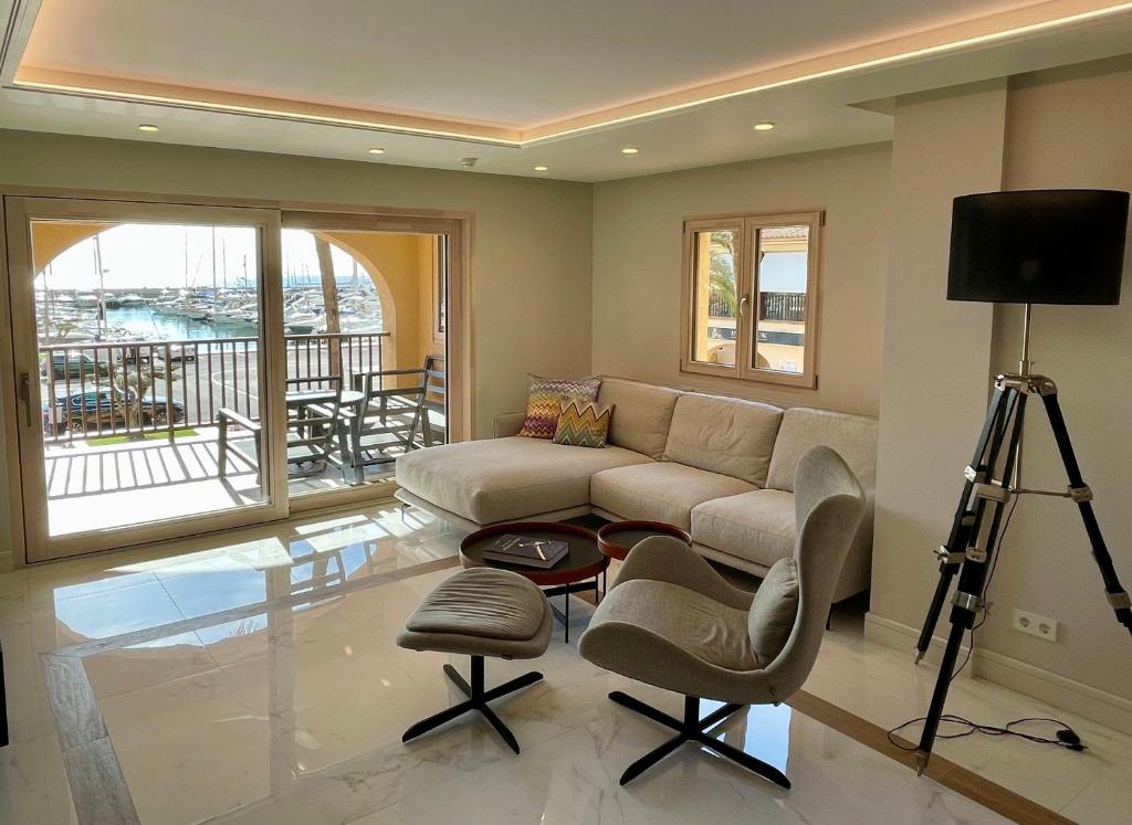 CAPTAIN's HOUSE - 3