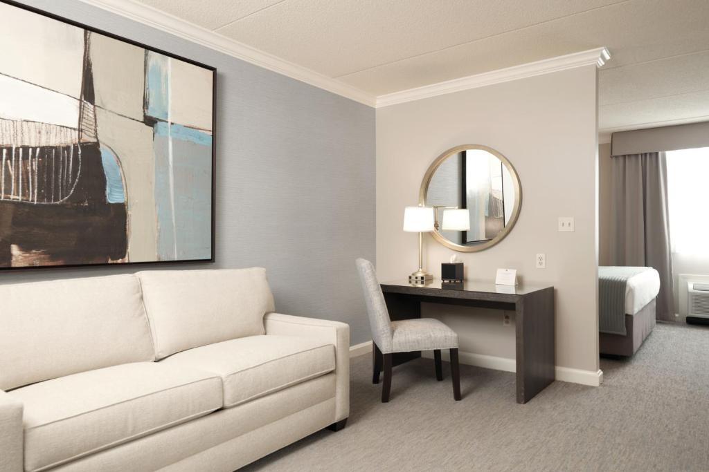 Ethan Allen Hotel, Danbury