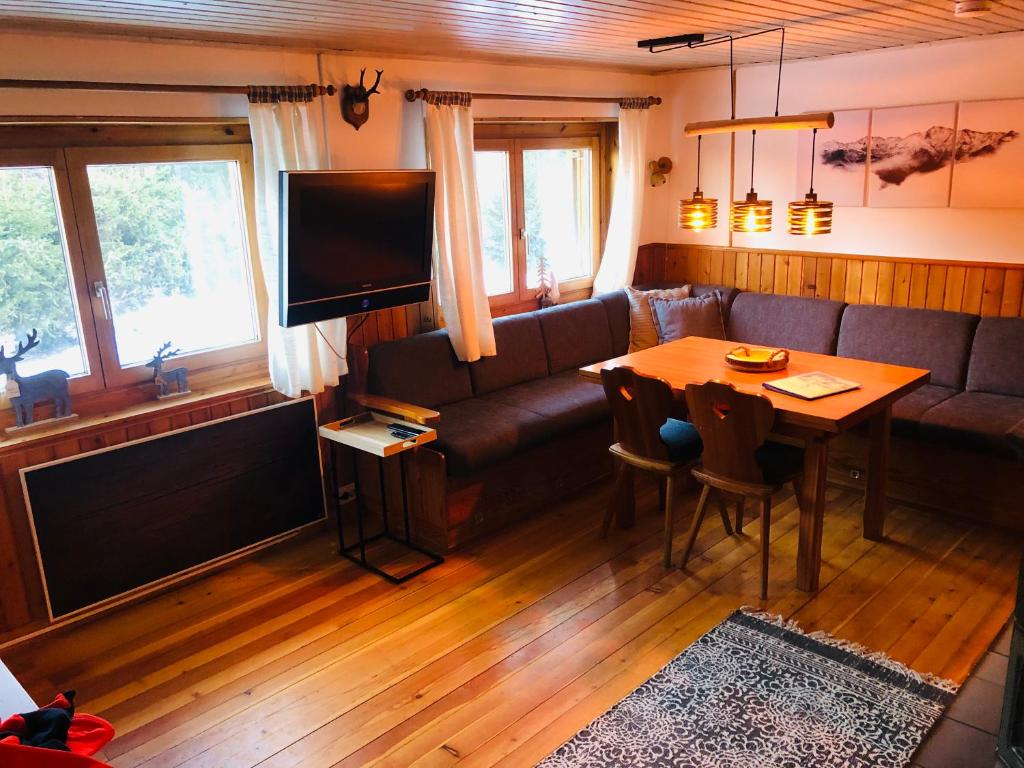 Ski in & Ski out Apartment at Chalet Heinrich - 2