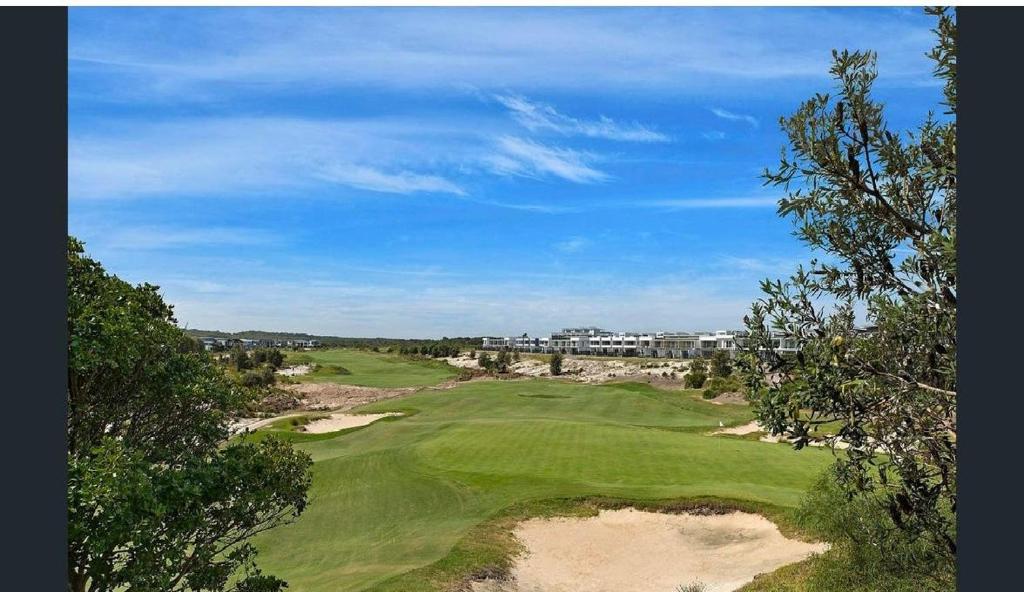 On Par at Magenta, Magenta