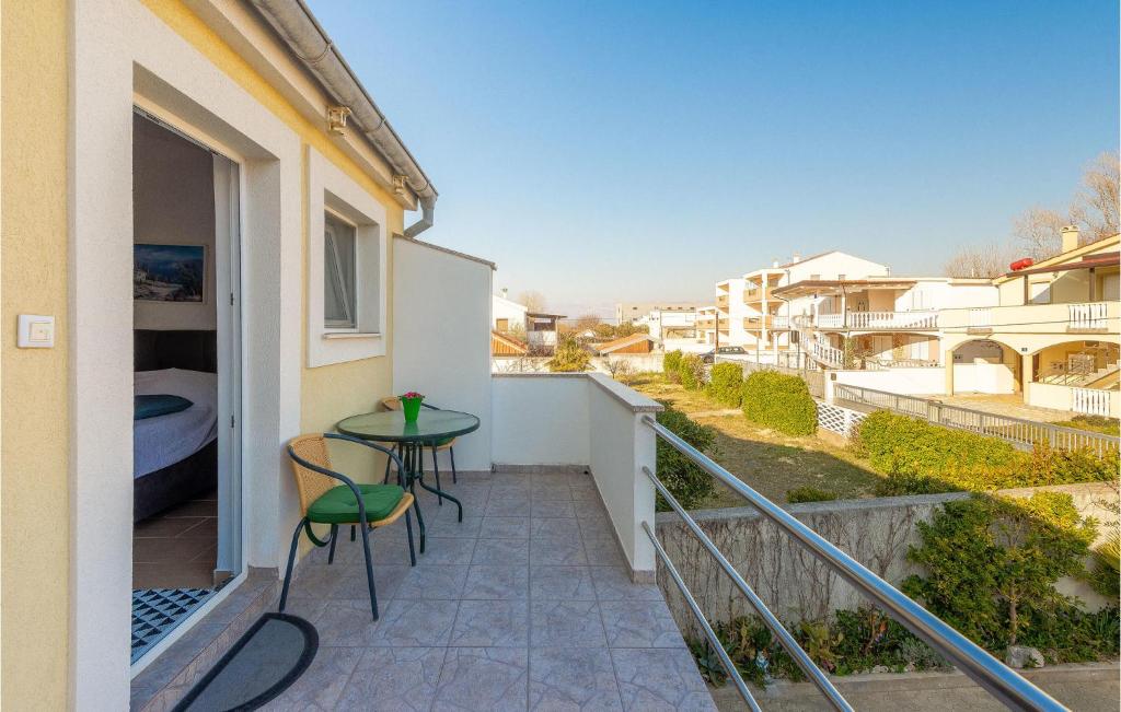 Gorgeous Apartment In Nin With Wifi, Nin