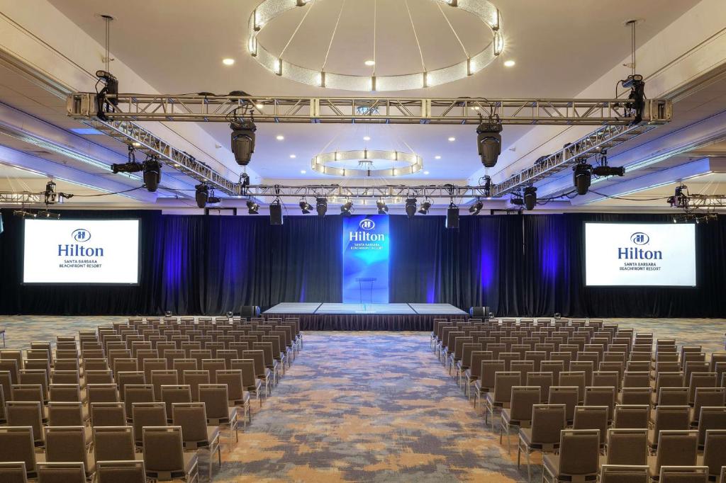 غرفة الاجتماعات/الاحتفالات