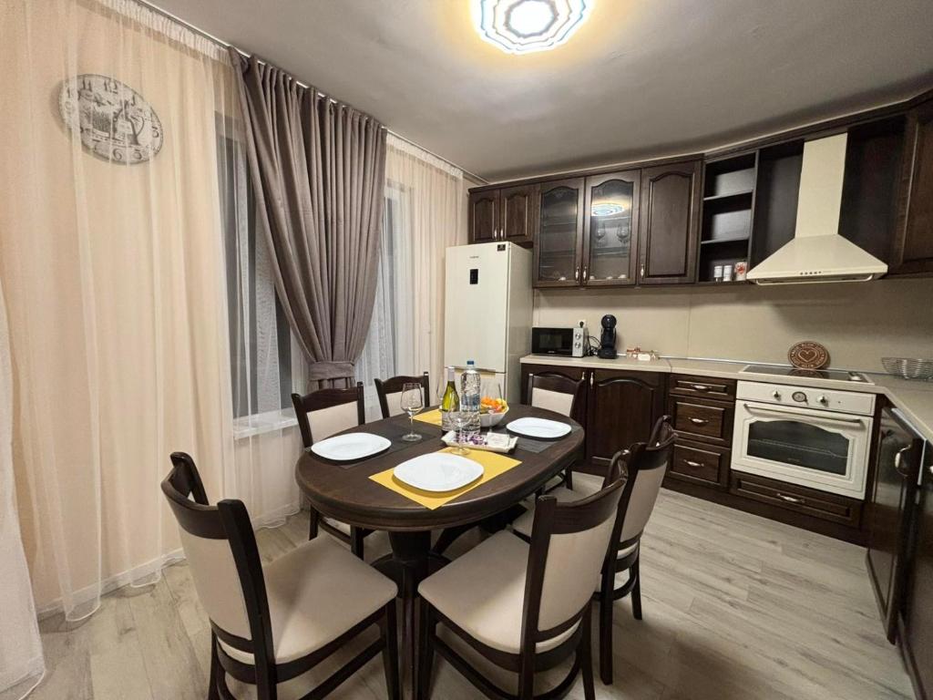 GRAND APARTMENT BOGORIDI - top center near to sea and sea garden, Burgas