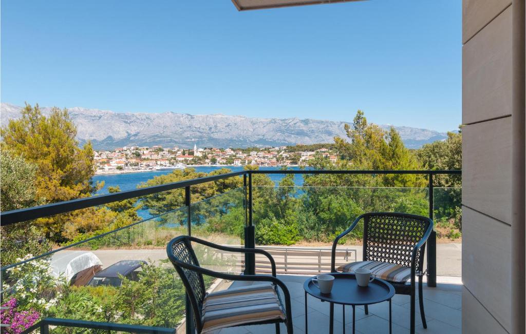 Gorgeous Apartment In Selca With Wifi, Selca