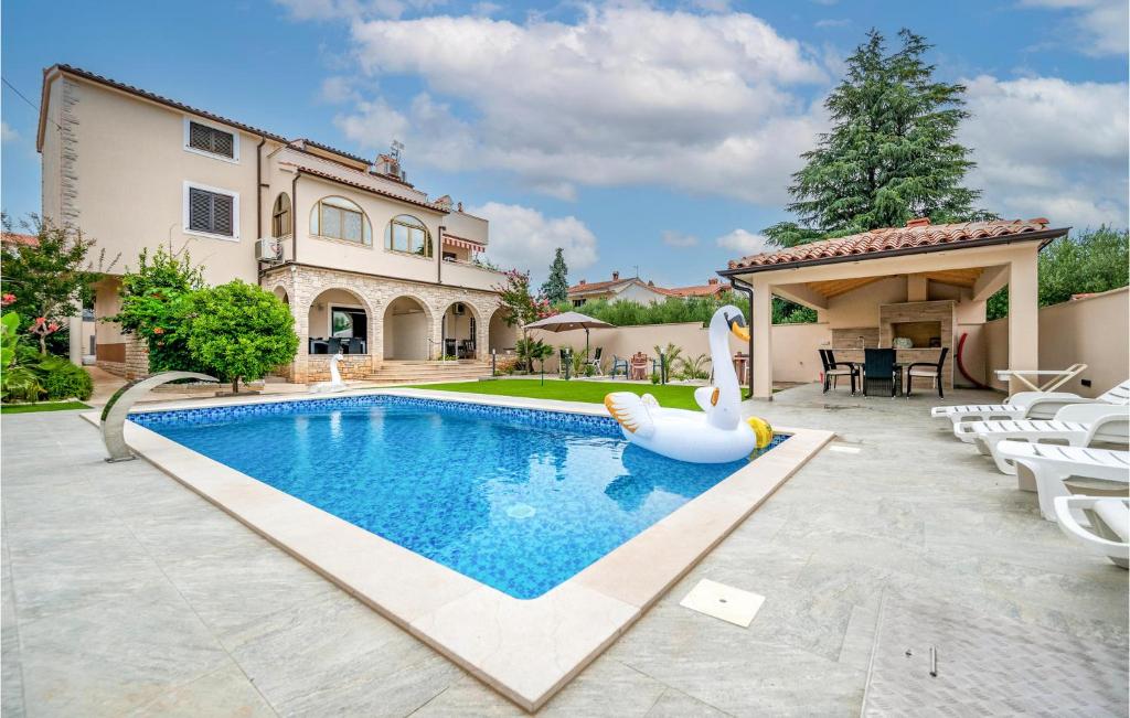 Gorgeous Apartment In Medulin With Wifi, Medulin