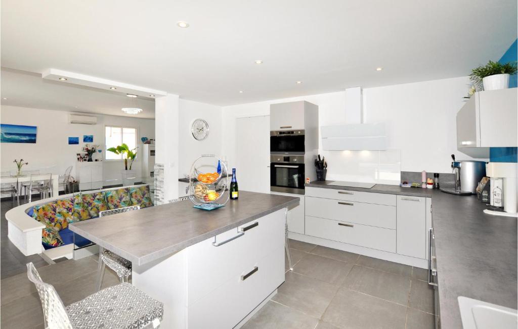 Awesome Home In Canet-En-Roussillon - 3