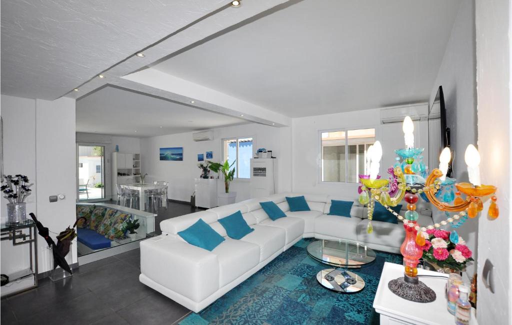 Awesome Home In Canet-En-Roussillon - 2