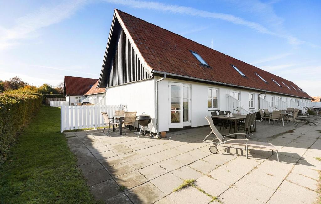 Cozy Apartment In Allinge, Allinge