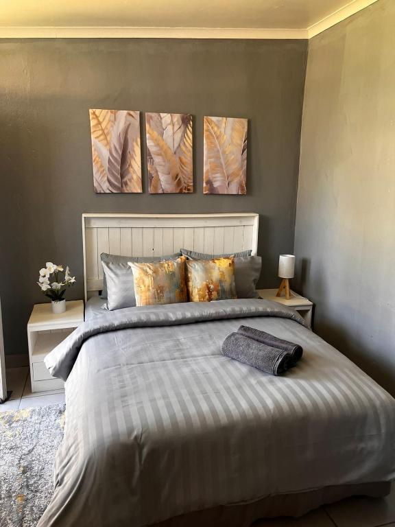 Beautiful studio apartment in Hazel Park, Germiston