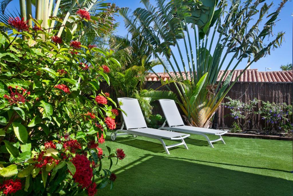 Happy scape bungalow with relaxing garden - 2